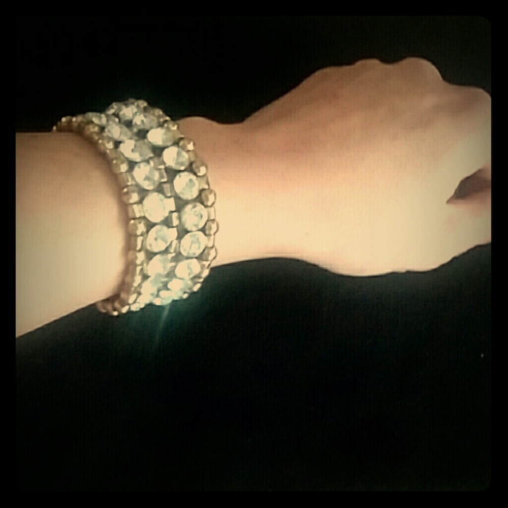 Gold tone with faux diamond braclet